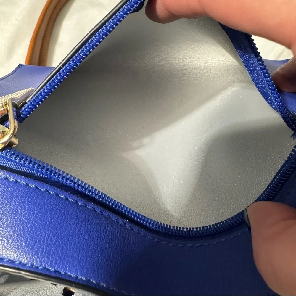 Louenhide Baby Bermuda Tote Bag Electric Blue - Picture 10 of 16